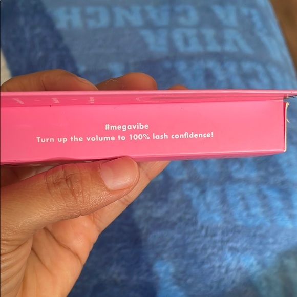 Kara Beauty Mega Volume Mascara - Black - Picture 5 of 5